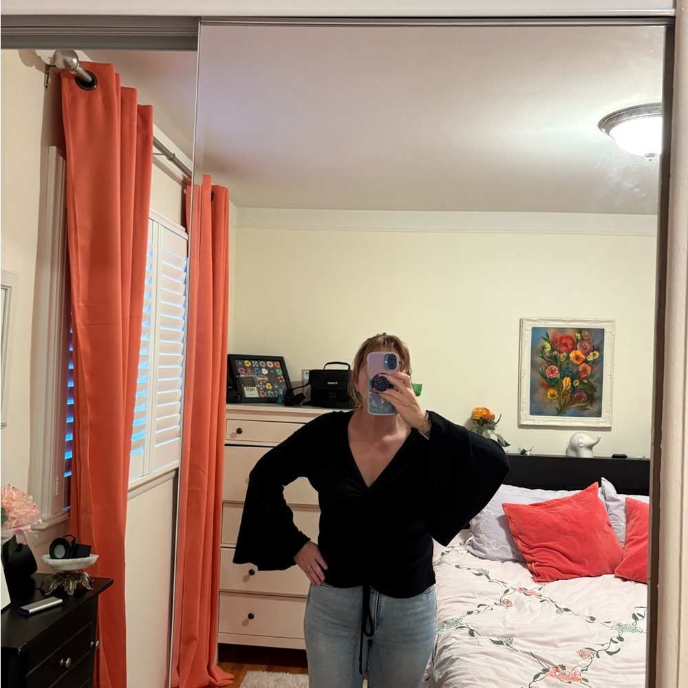 ANDREE BY UNIT Elegant Black Top